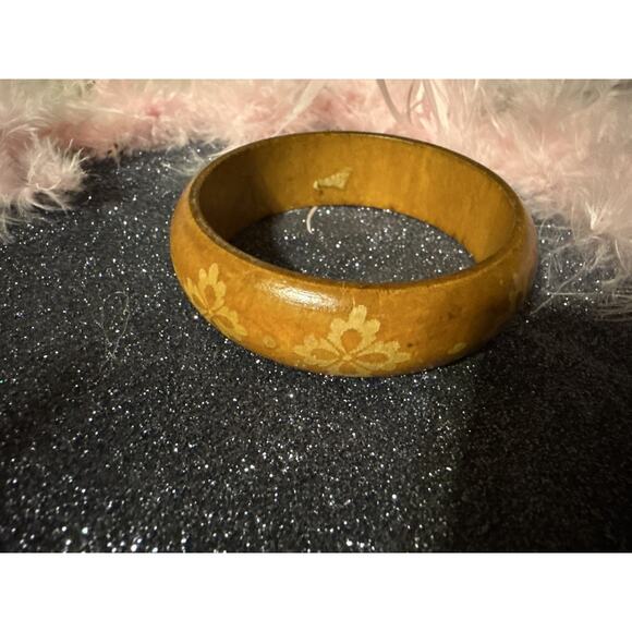 Vintage Hawaiian Koa Wood Bangle Bracelet Brown Floral Etched Pattern - Picture 3 of 4